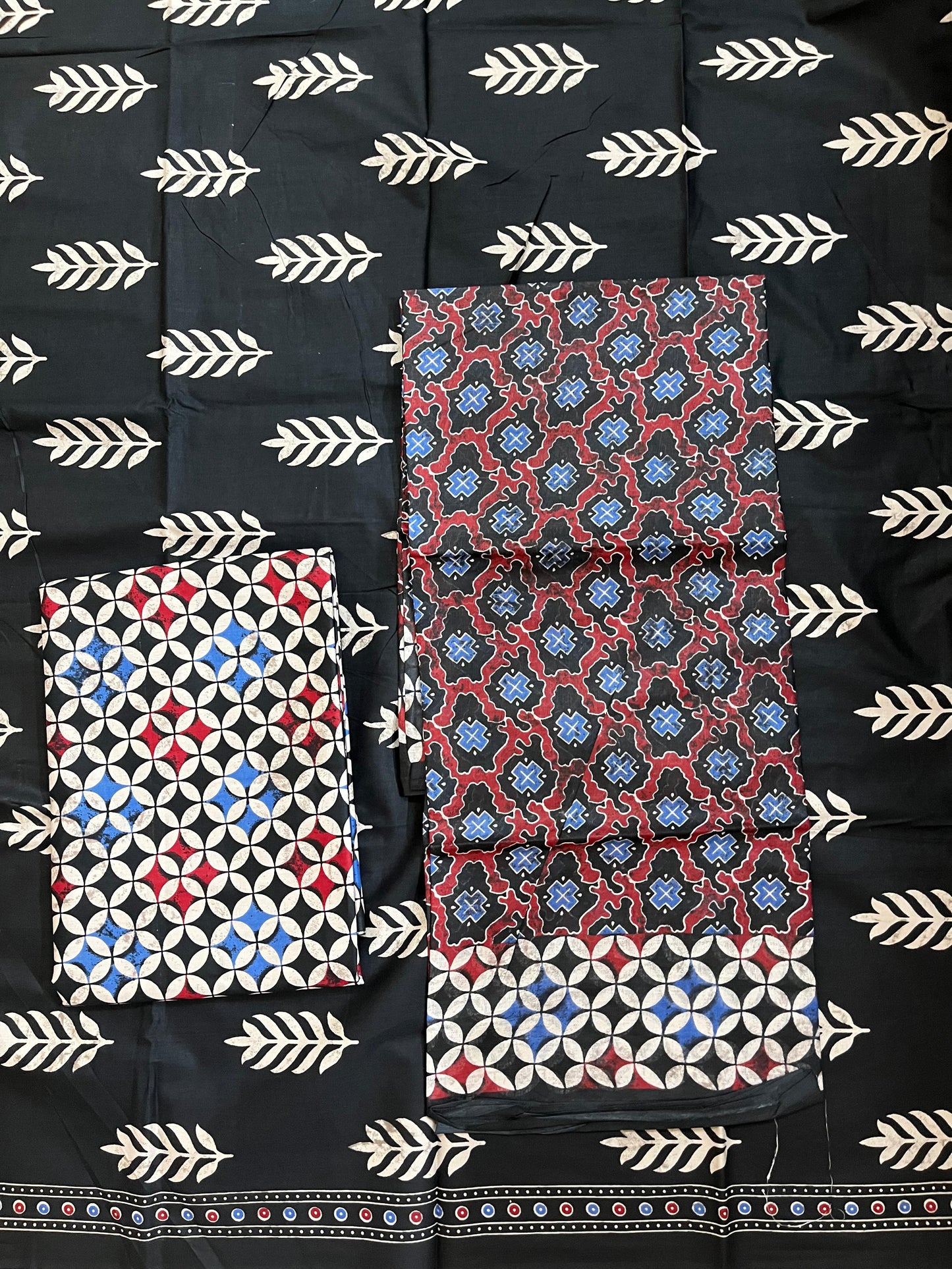 ₹525! Deeptex cotton printed dress material