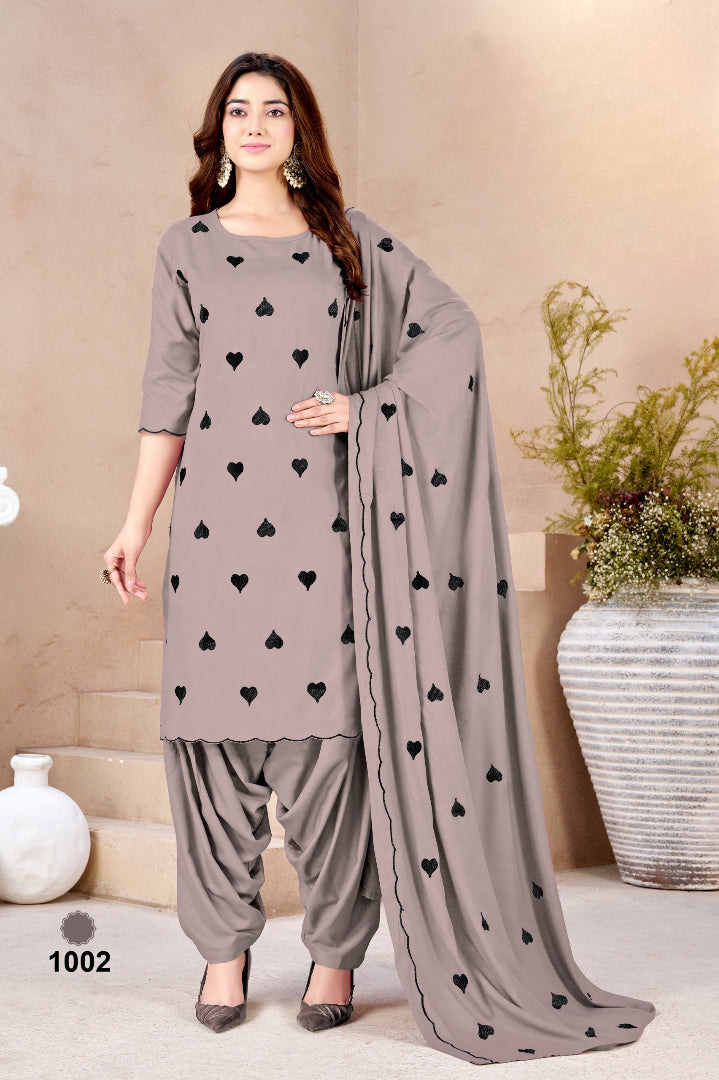 ₹699! Jiafashion Rayon Dress Materials