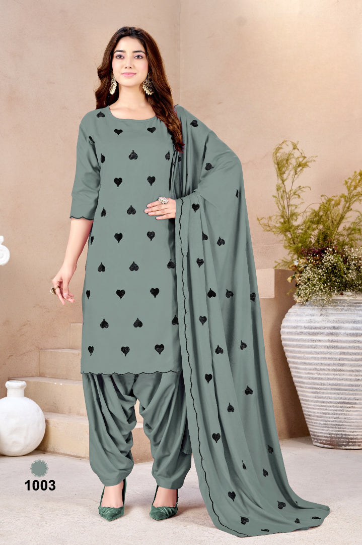 ₹699! Jiafashion Rayon Dress Materials