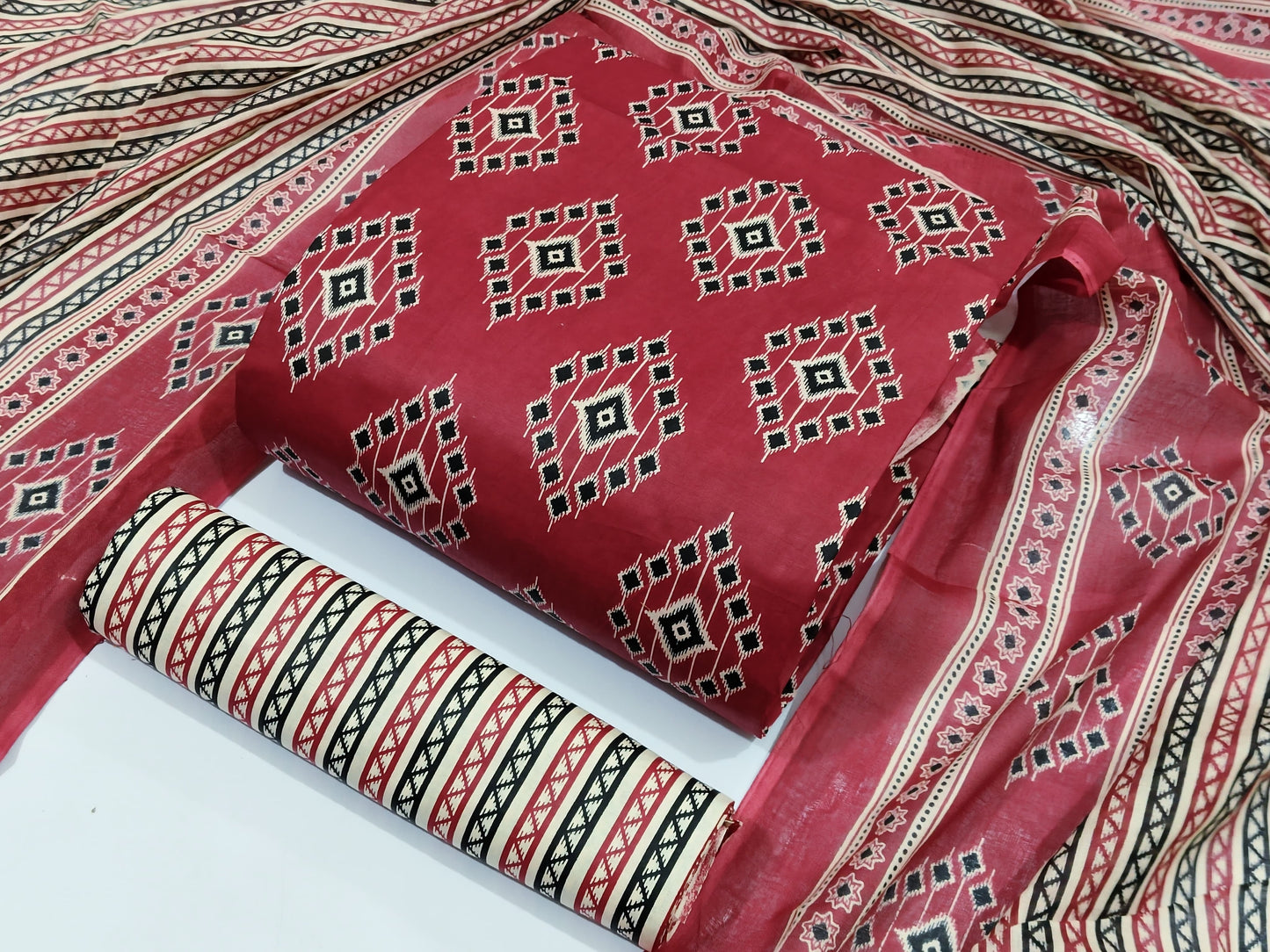 ₹649! Jiafashion Cotton Dress Materials