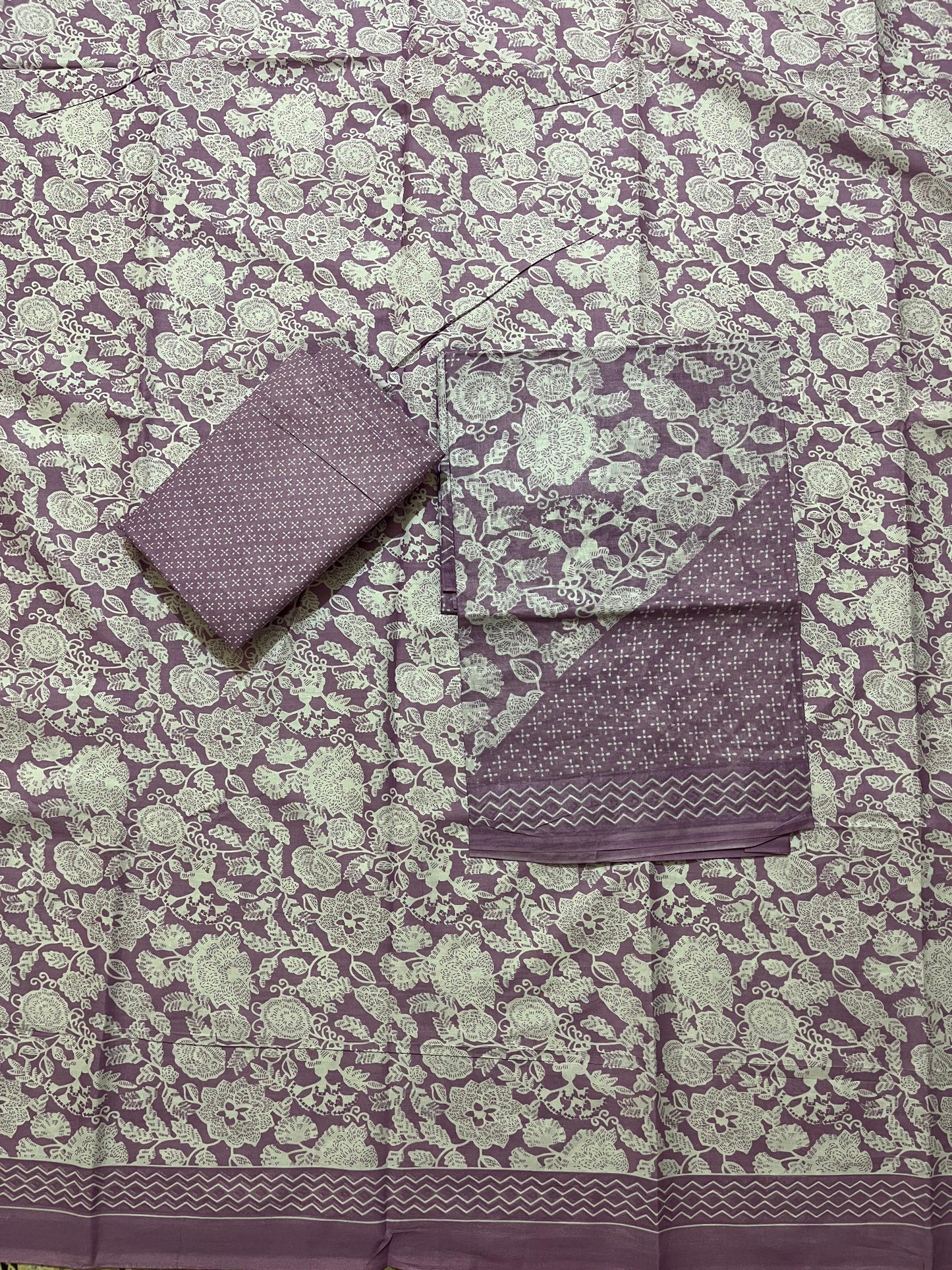 ₹575! Jiafashion Cotton Printed Suits