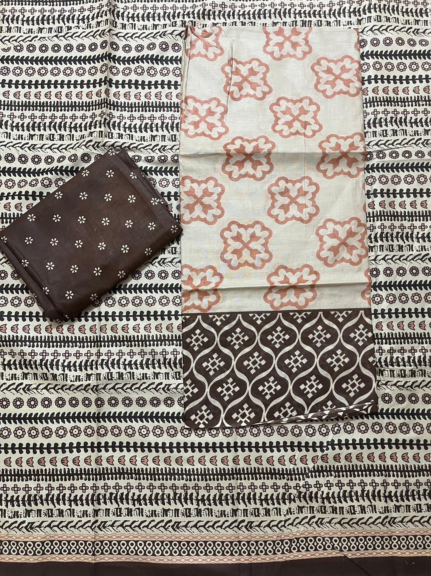 ₹575! Jiafashion Cotton Printed Suits