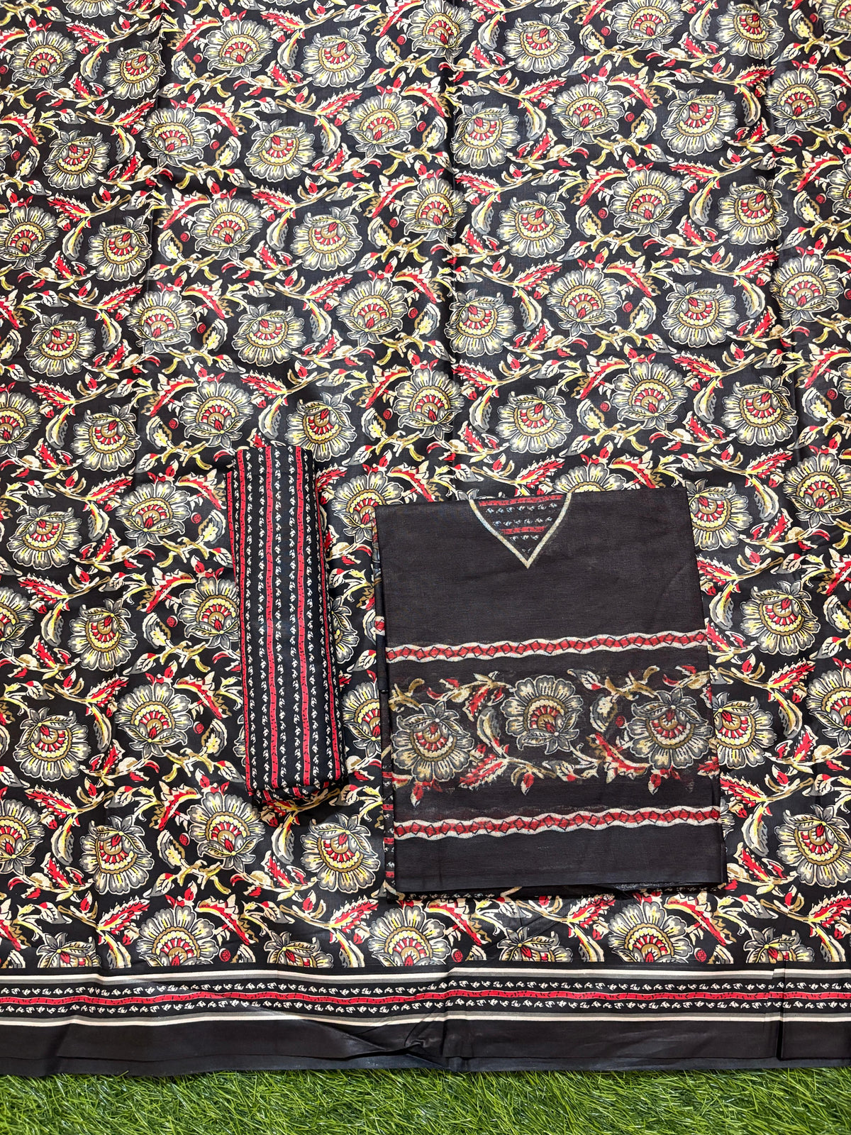 ₹549! Jiafashion Ajrakh Print Cotton Dress Materials