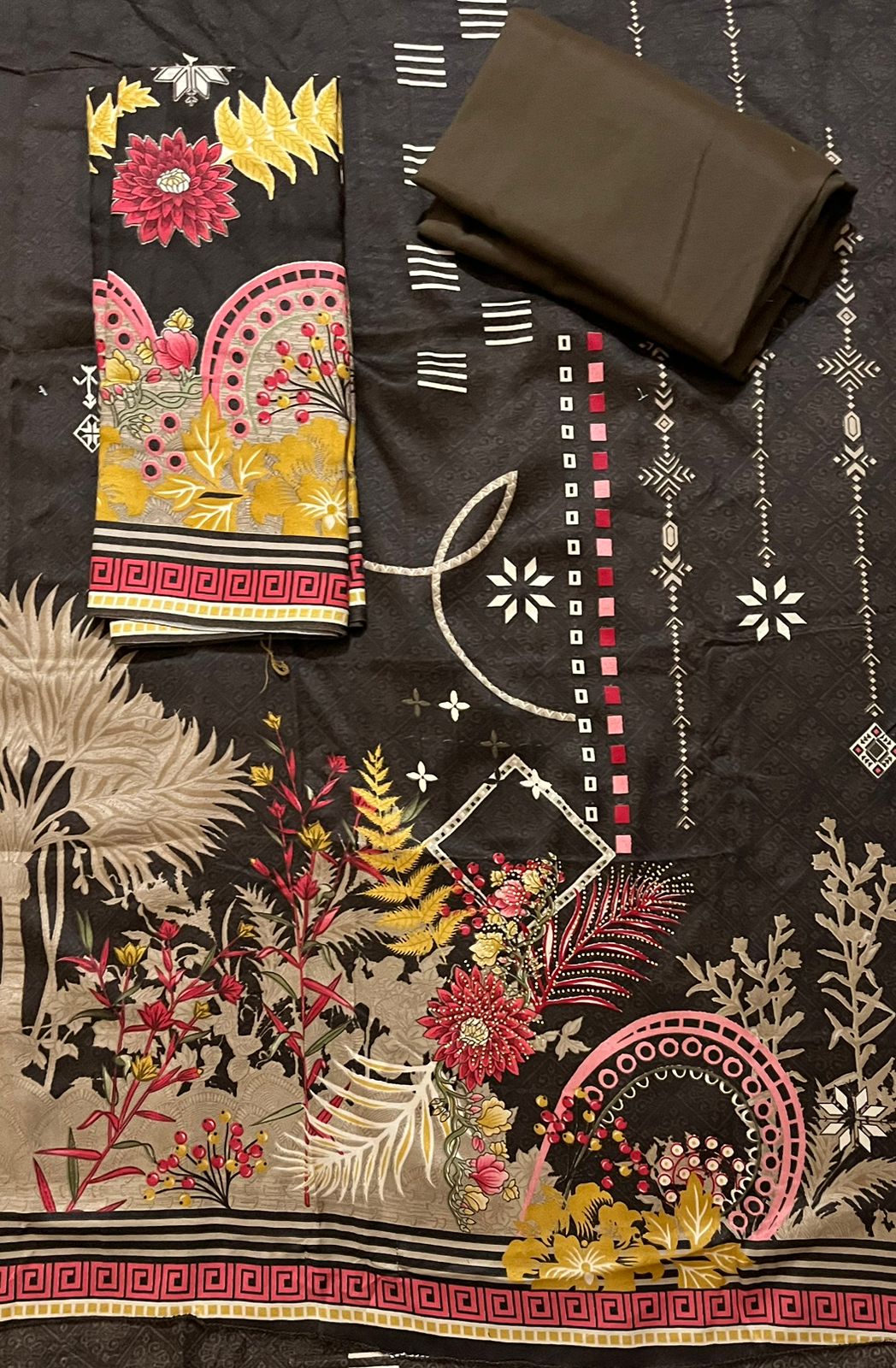₹575! Jiafashion Pashmina Embroided Materials